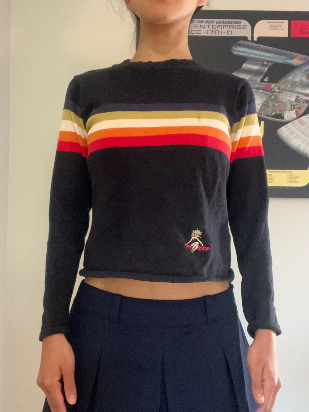 Vintage Betty Boop Black Long-Sleeve Crop Sweatshirt